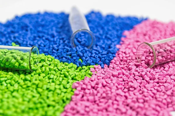 Corante polimérico. Colorente para plásticos. Pigmento nos grânulos . — Fotografia de Stock