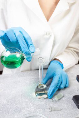 COVID-19 virüsüne karşı bir aşı geliştirildi. Coronavirus uyuşturucu geliştirme laboratuvarı