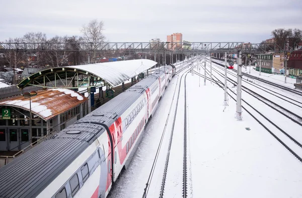 Två våningar vagn varumärke stillasittande tåg — Stockfoto