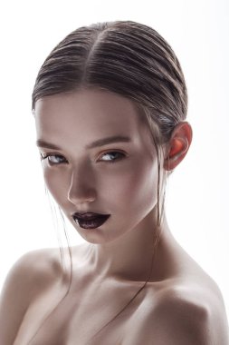 Güzellik kadını baş ve omuz portre, açık parlak cilt