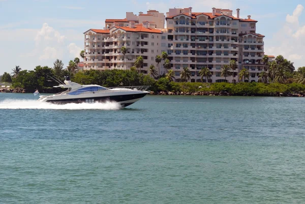 Lyx på mark Luxury vid havet — Stockfoto