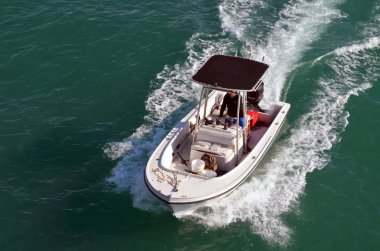Balıkçı teknesi küçük dıştan takma motor güçlendirilmiş