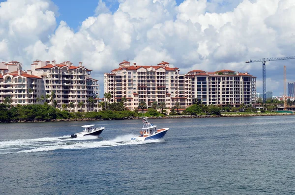 Lyxiga Miami Beach Island Condos — Stockfoto