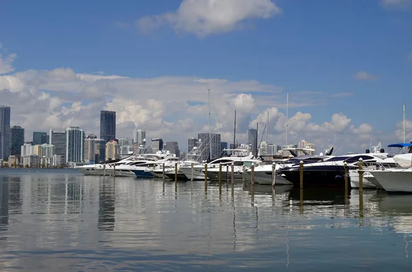 Een jachthaven op Key Biscayne — Stockfoto