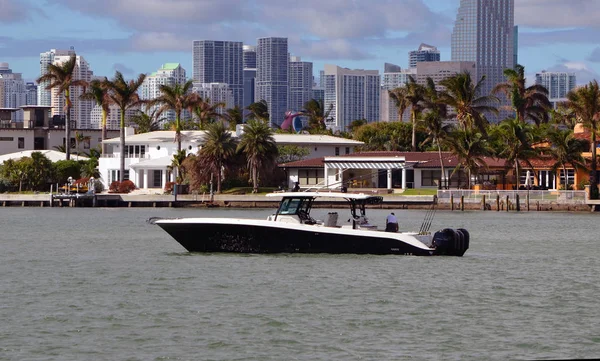 Black and White Sport Fishing Boat — Stock Photo, Image