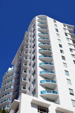 Modern lüks yüksek katlı condominium dış üç Teras ve balkon tasarımları