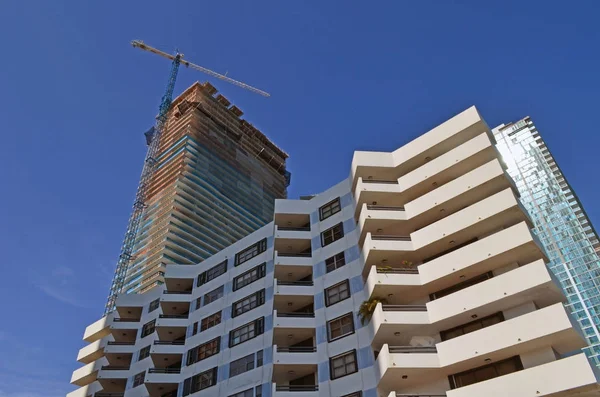 Luxe Appartement Toren Onder Constructie Met Uitzicht Onlangs Voltooide Luxe — Stockfoto