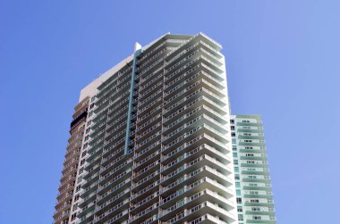 Miami, Florida florida içi kıyı suyolu bakan bir hemen hemen tamamlanmış lüks kınamak Kulesi