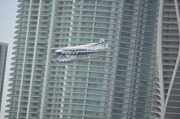 Miami Florida Febrero 2020 Avión Comercial Pasajeros Volando Aproximación Final —  Fotos de Stock