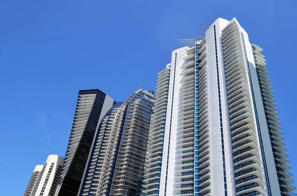 Exteriors Ultra Modern Ultra Luxury Condominium Towers Ocean Views Soaring — Stock Photo, Image