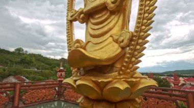 Vietnam Budist tapınağı Tanrı heykeli