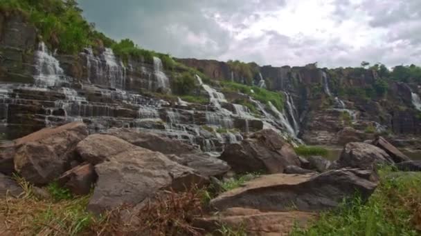 Grande cascade pierreuse Panagarh — Video