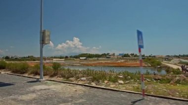 pirinç tarlaları Vietnam tarafından yol geçmektedir