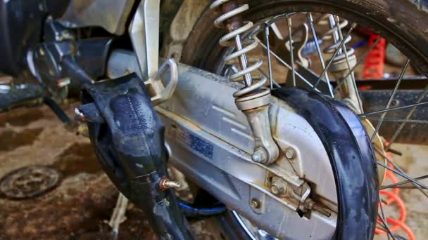 Closeup motocicleta parte traseira — Vídeo de Stock