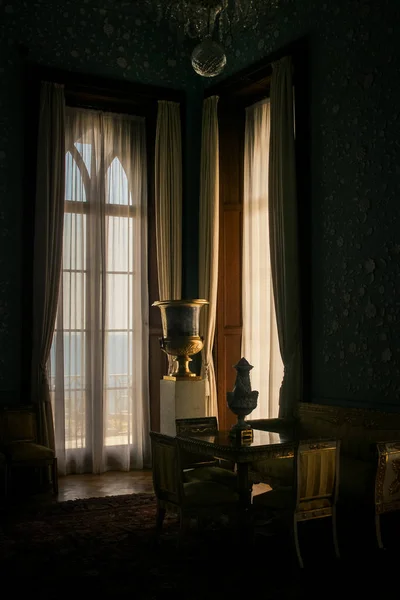 Vorontsov Palace Interior Room White Grand Piano Lit Window Curtains — Stock Photo, Image