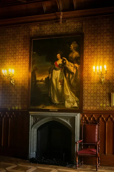 Vorontsov Palace Interior Portrait Woman Long Wall Decorated Fabric Candelabra — Stock Photo, Image