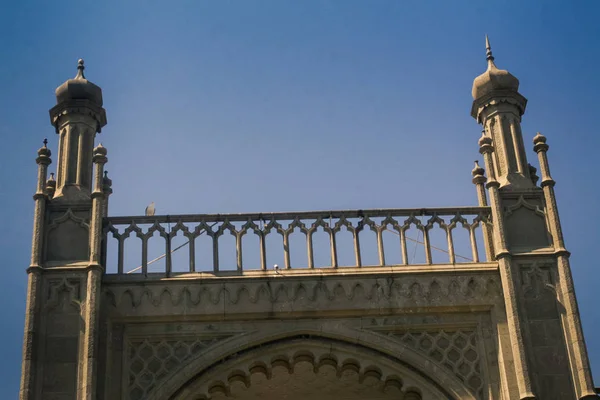 Crimea Vorontsov Palace Main Entrance Carved Stone Roof Railing Small — Stock Photo, Image