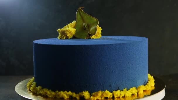 Blue Cake Decorated Dried Pear Pieces Yellow Sponge Cake Slowly — Stock Video