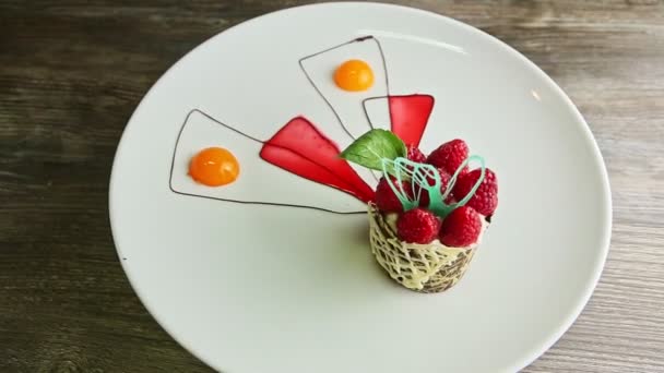 Exclusive Decorated Chocolate Raspberry Dessert Cream Filling Spin White Restaurant — Stock Video