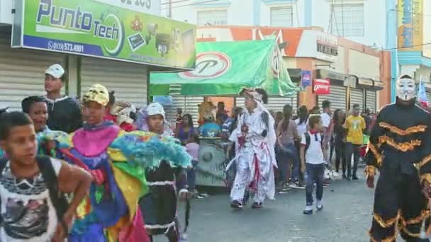 Concepcion Vega Dominikana Lutego 2019 Dominikanie Różnych Strojach Karnawałowych Przechodzą — Wideo stockowe