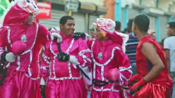 Concepcion Vega Dominikana Lutego 2019 Odsuń Się Trzech Mężczyzn Jasnoróżowych — Wideo stockowe