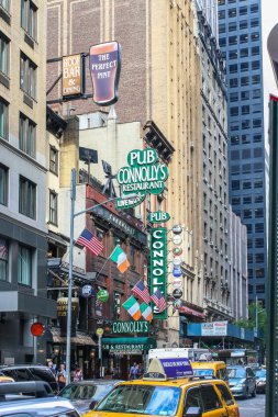 Time Square yakınlarında New York City Mimarlık ve Pub Connollys