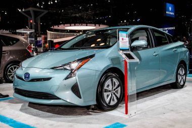 2016 New York Uluslararası Otomobil S 'de bir Toyota Prius sergisi