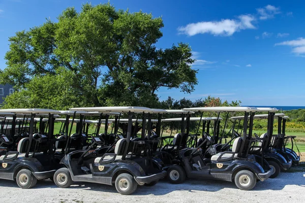 Golf cart near Truro lighthouse in Cape Cod — Stock Photo, Image