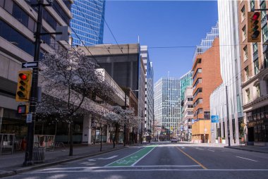 Vancouver, BC, Kanada, 14 Mayıs, Vancouver 'ın boş ve güzel bir şehir merkezi, boş alışveriş sokakları, turistik yerler, kapalı işletmeler.
