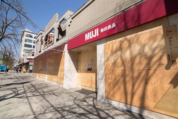 Vancouver, BC, Kanada, 14 Mayıs, Vancouver 'ın boş ve güzel bir şehir merkezi, boş alışveriş sokakları, turistik yerler, pansiyonlu mağazalar.
