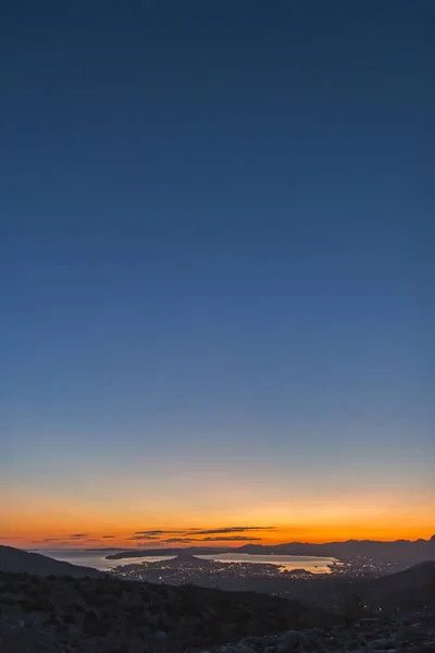 Günbatımı üzerinde şehir Split ve Kastela Bay