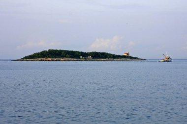 Ana bilgisayar adacık Vis liman çıkış'ta