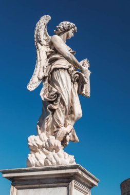 Angel ile kamçı Roma'daki Aziz Angel köprüsü üzerinde