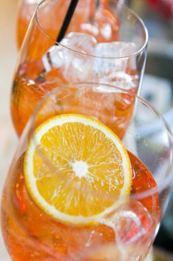 barda Aperol spritz içki