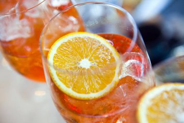 barda Aperol spritz içki