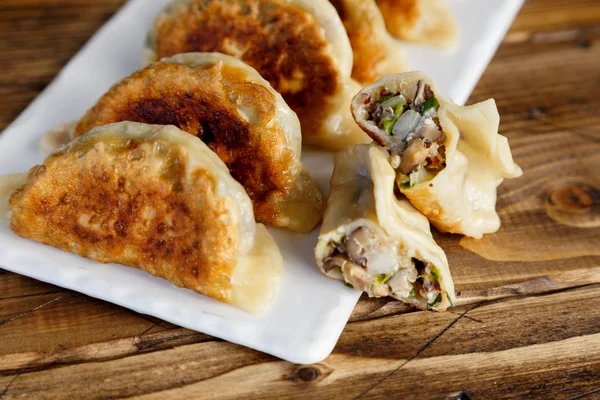 Dumplings Avec Sauce Aigre Douce — Photo