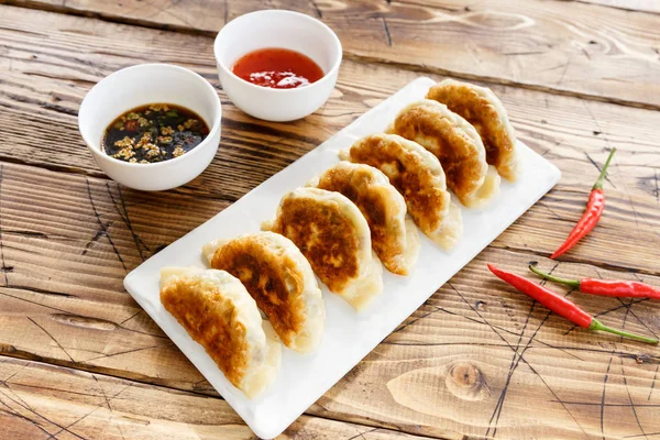 Dumplings Avec Sauce Aigre Douce — Photo