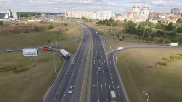 Letecký pohled na dálnici nadjezdem 3 — Stock video
