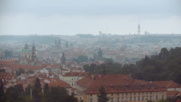 Deszczowy dzień w Pradze Panorama — Wideo stockowe