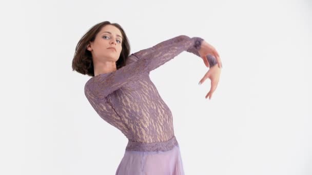 Femme faisant de la danse moderne — Video