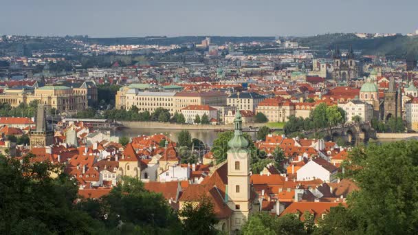 Utsikt över Prags historiska centrum — Stockvideo