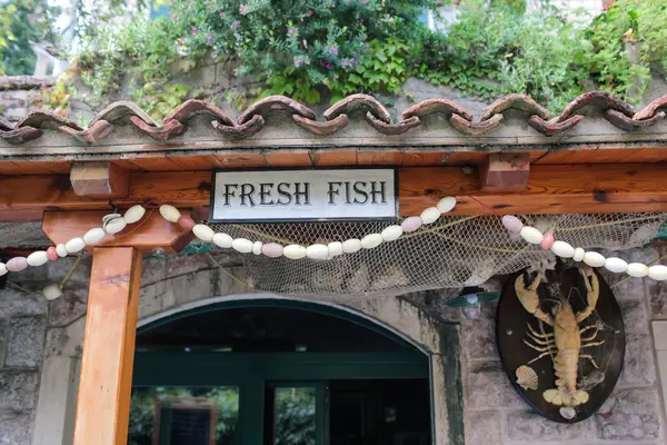 Banner de pescado fresco en un café — Foto de Stock