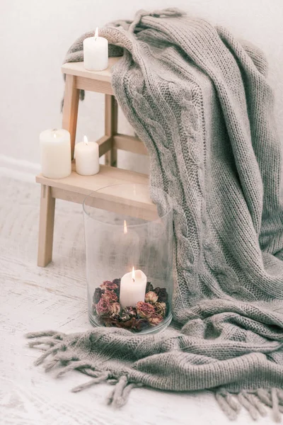 Take a bath with rose petals and candles. Romantic evening in th Stock  Photo by ©april_89 151056102