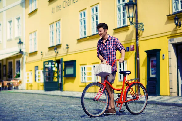 Young man riding a fixie — Stock Photo, Image