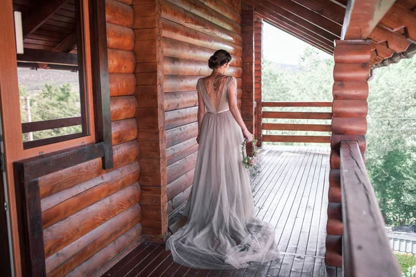 Encontro de noivas e noivas. Dia do casamento. Dança e Amor — Fotografia de Stock