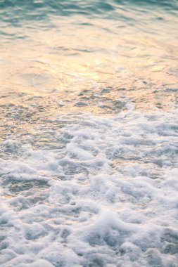 Deniz köpüğü kadar günbatımında kapatın