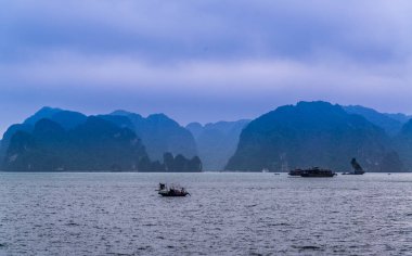 Karst Manzarası Halong Körfezi, Vietnam