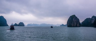 Karst Manzarası Halong Körfezi, Vietnam