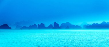 Karst Manzarası Halong Körfezi, Vietnam