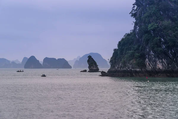 Paisaje Kárstico Halong Bay Vietnam —  Fotos de Stock